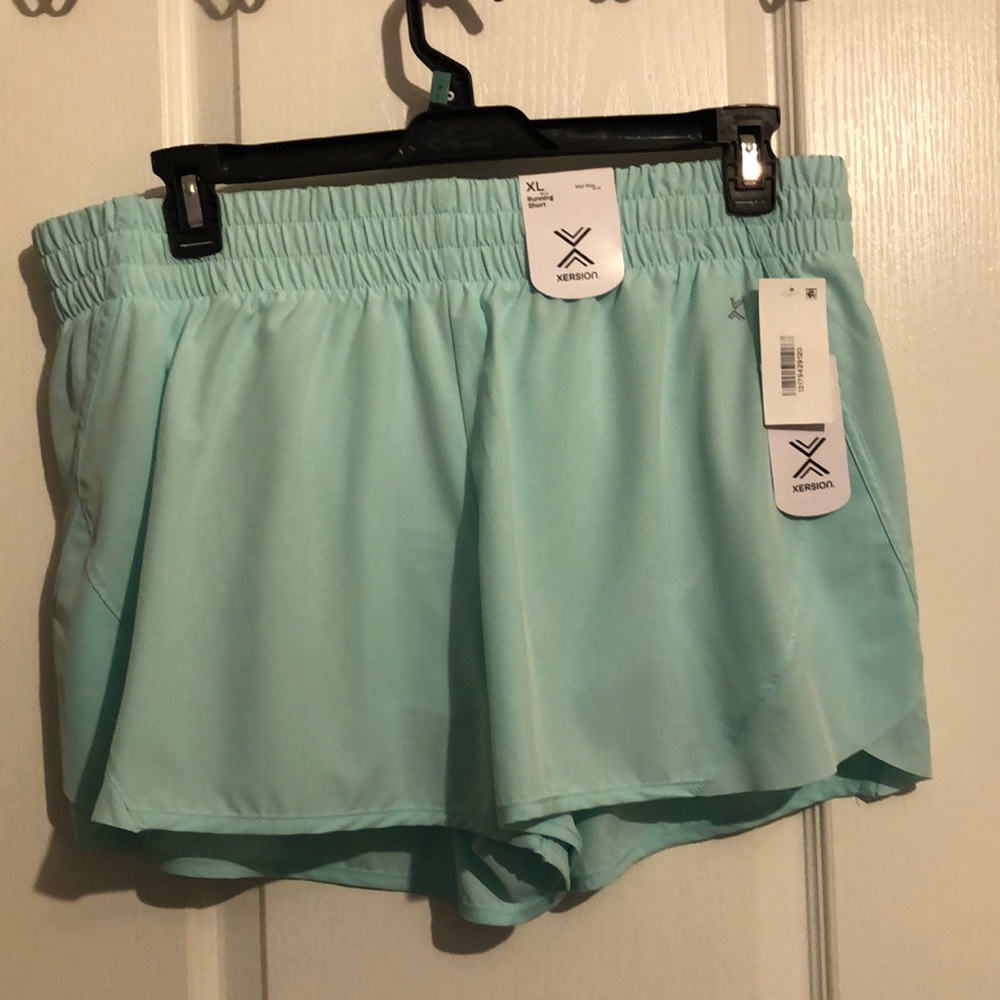 NWT XERSION  XL RUNNING SHORT
